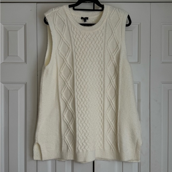 TALBOTS Women’s Elegant CREAM Cable Knit Sweater Vest Feminine Modern Size Large - Picture 3 of 9